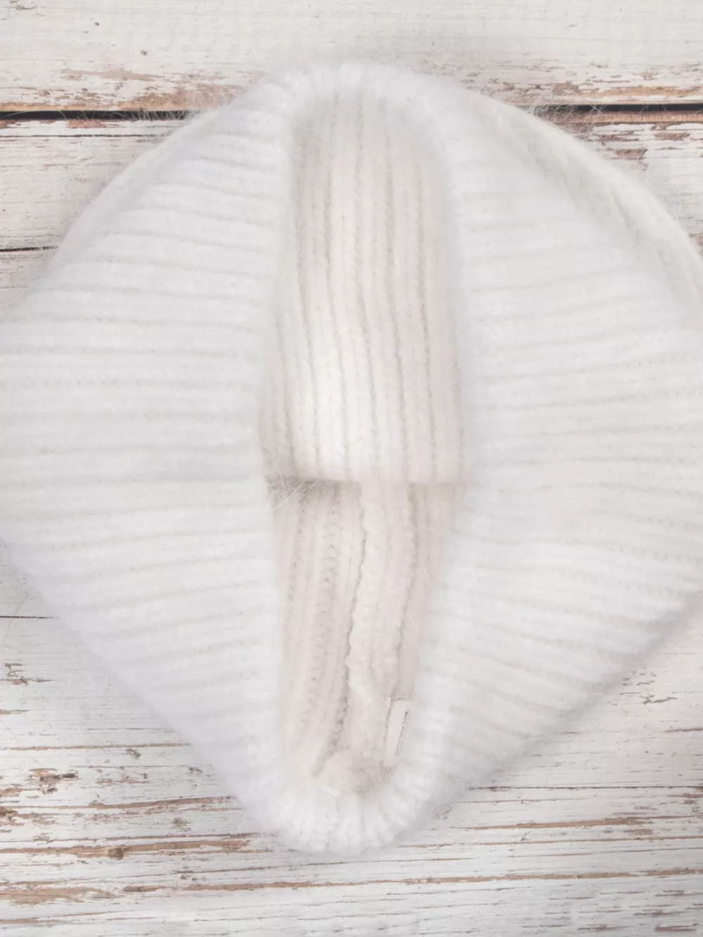 шапка бини осенняя -зимняя из ангоры вязаная