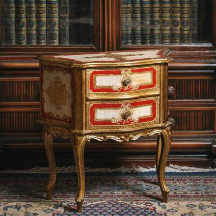 Комод в флорентийском стиле
