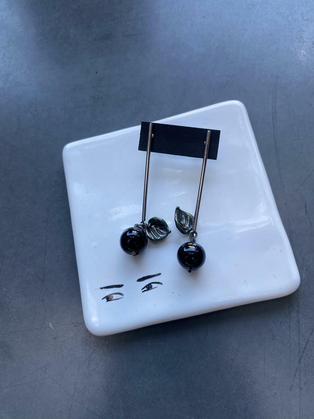 серьги длинные смородина черная