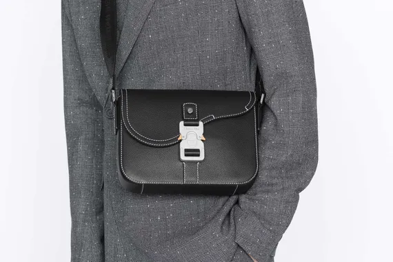 Сумка Dior Mini Saddle с ремешком