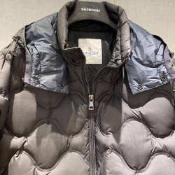 Пуховик Moncler