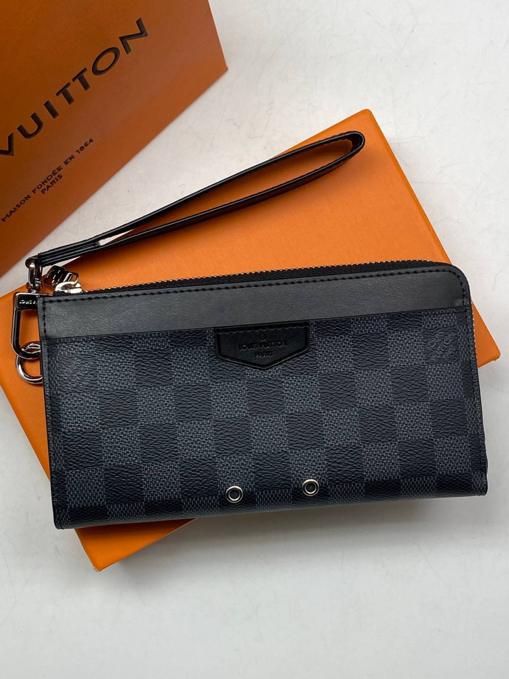 Клатч Louis Vuitton