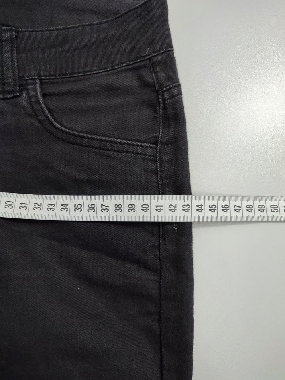 Джинсы темные 42-44 размер