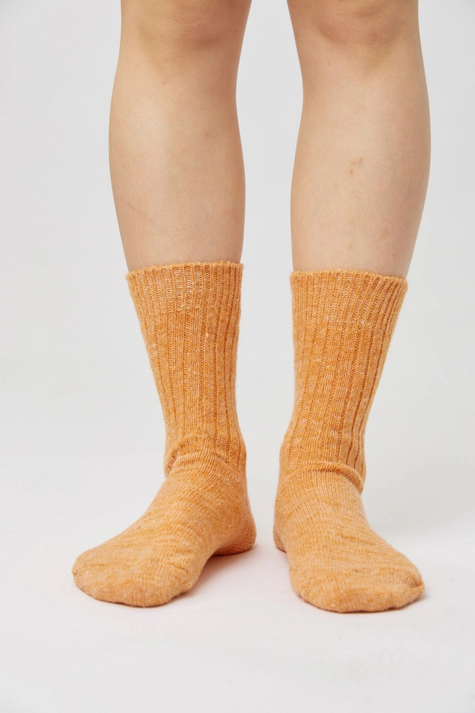 Носки оранжевого цвета из шерсти