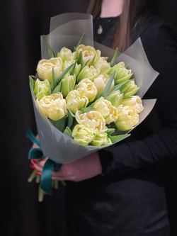 21 пионовидный тюльпан