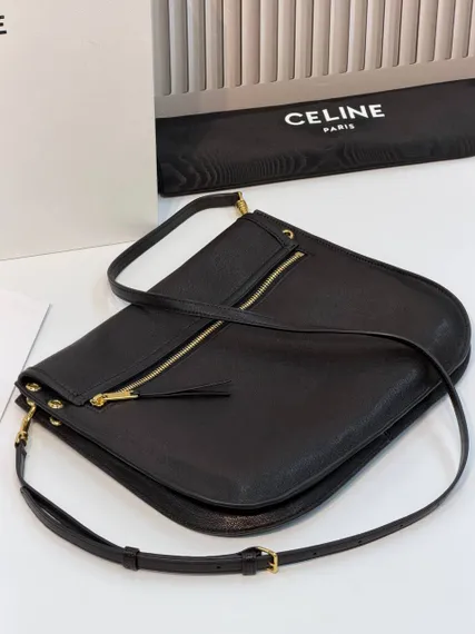 Сумка CELINE SOFT TRIOMPHE BESACE IN SUPPLE SHINY LAMBSKIN