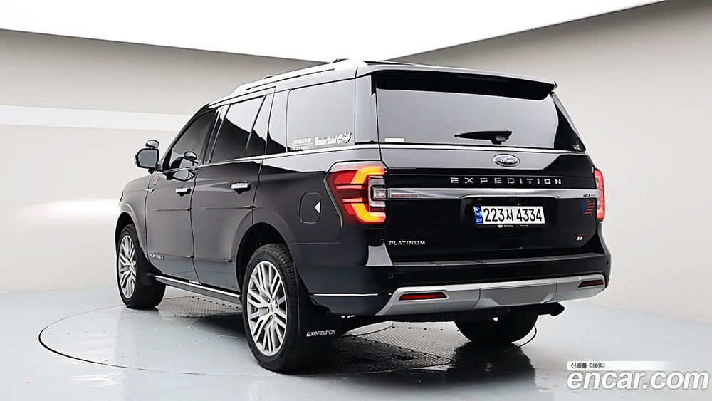 Ford Expedition Platinum 4WD (12.2022)