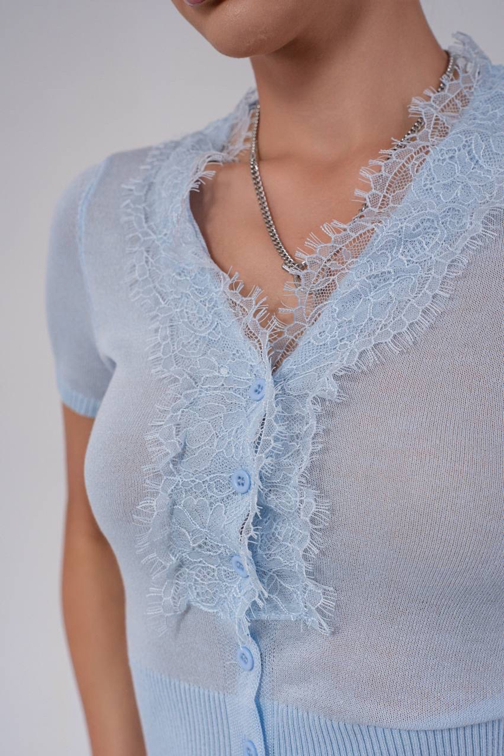 Блуза тонкой ручной вязки с итальянским кружевом