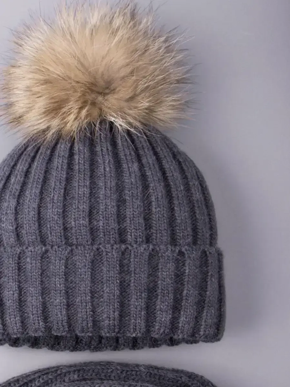 Шапка зимняя для девочки с помпоном и снуд