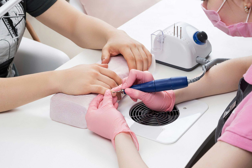 Аппаратный маникюр