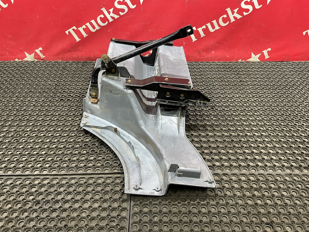 Корпус подножек правый