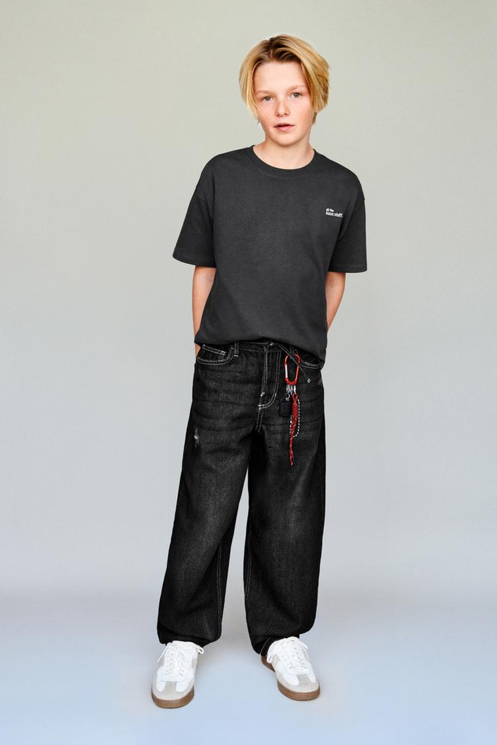 ZARA ФУТБОЛКА ИЗ ПЛОТНОЙ ТКАНИ С ВЫШИТОЙ НАДПИСЬЮ, АНТРАЦИТОВО-СЕРЫЙ