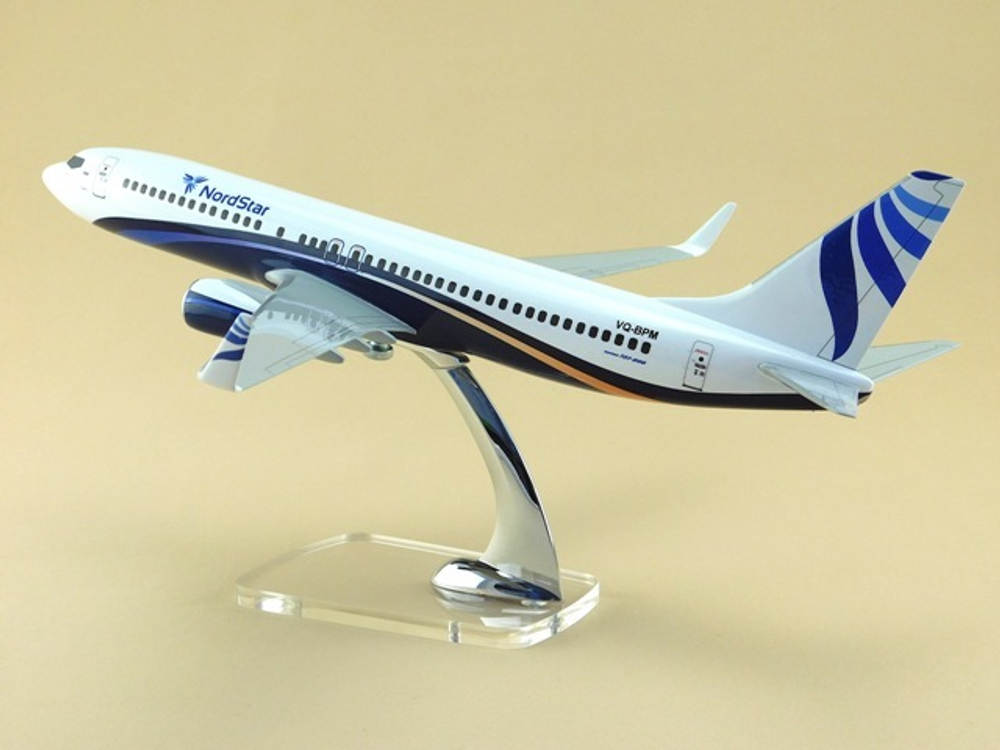 Модель самолета Boeing 737-800 (М1:100, Nordstar)