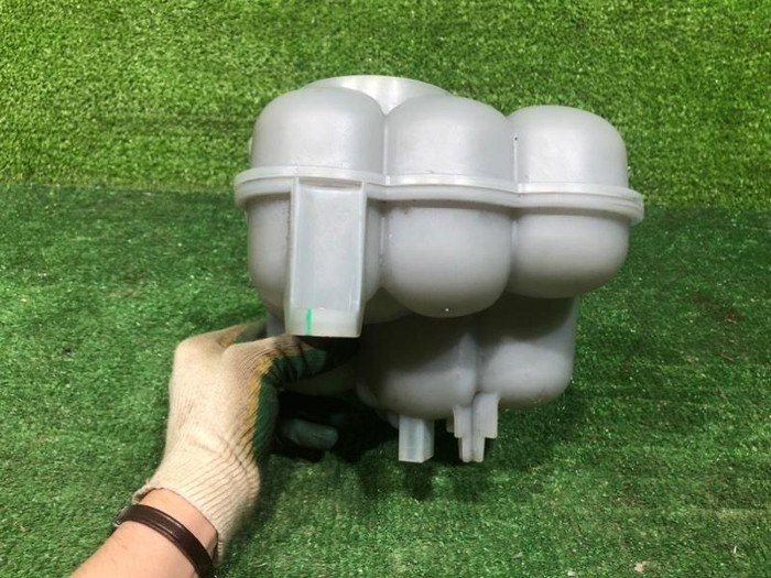 Бачок расширительный Audi Q7 2 (2015-н.в.)