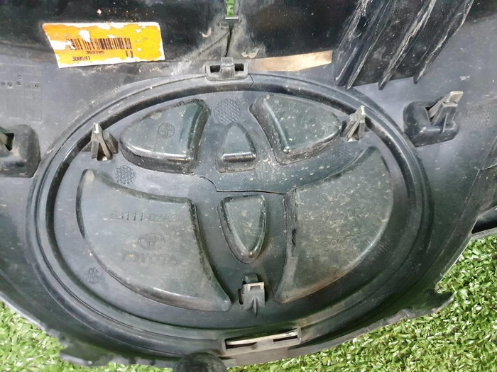 Решетка радиатора Toyota Corolla E160 (2015-2019)