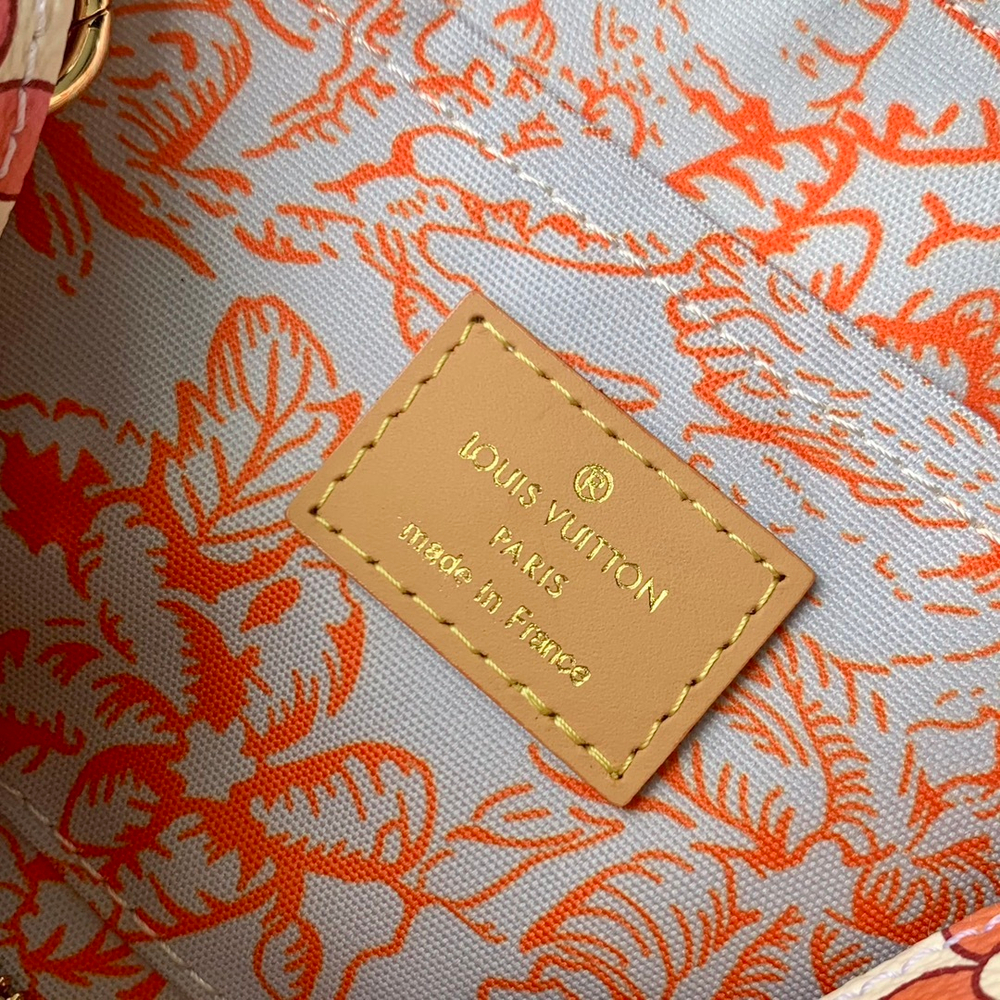 Louis Vuitton Onthego East West