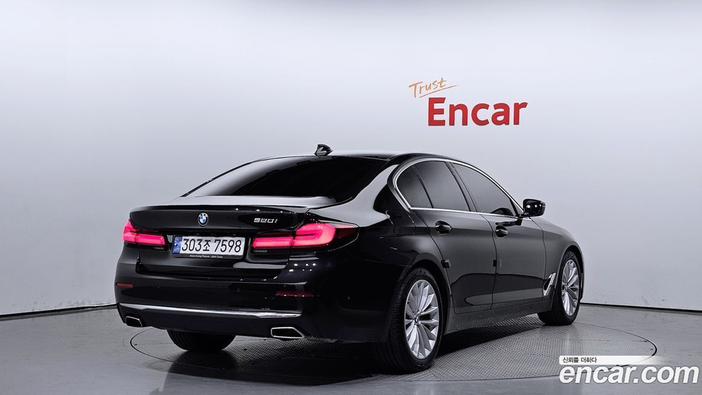 BMW 5 Series (G30) 520i Luxury (11.2022)