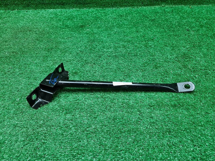 Кронштейн левый LR Discovery Sport (2019-н.в.)