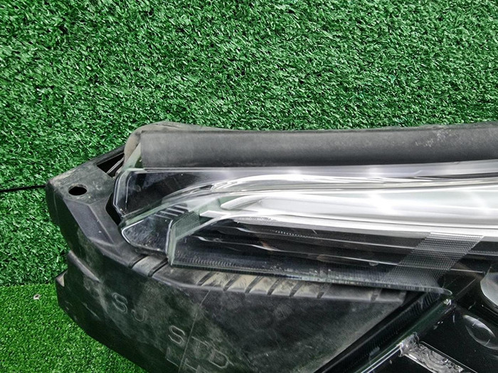 Фара левая Subaru Forester 5 SK (2021-н.в.) LED