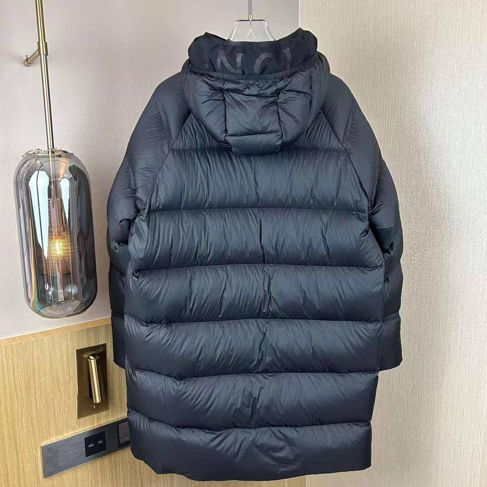 Пуховик Moncler