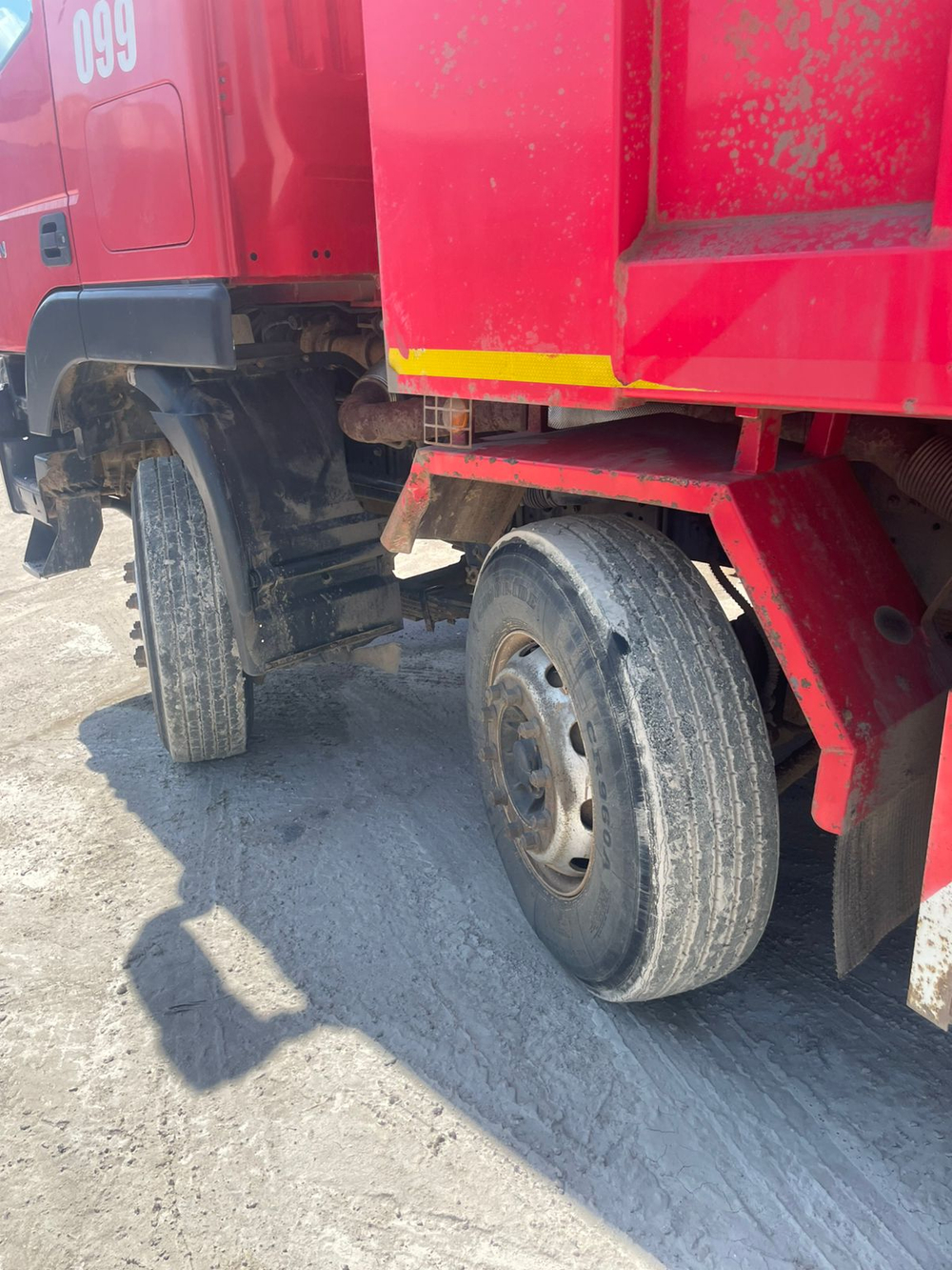 HONGYAN 908 8x4 Самосвал CQ3406HV39 (Дизельный, 8,7 л, 387 л.с., МТ)
