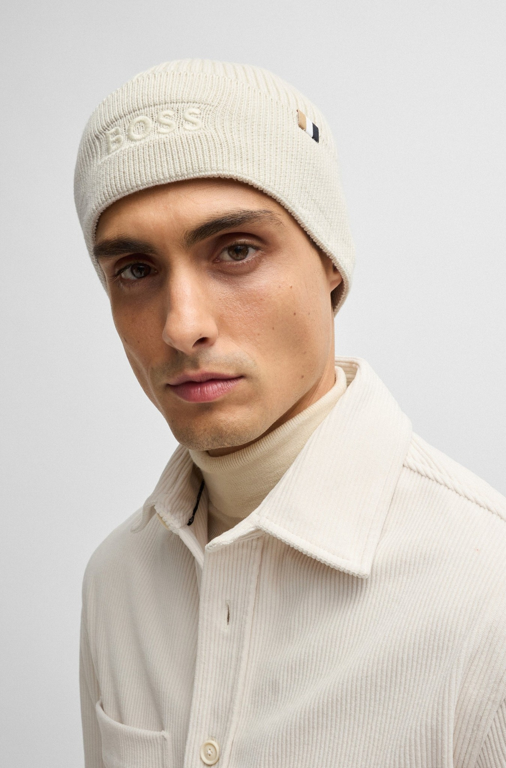 Шапка мужская BOSS Magico_R_Hat 10262850 01