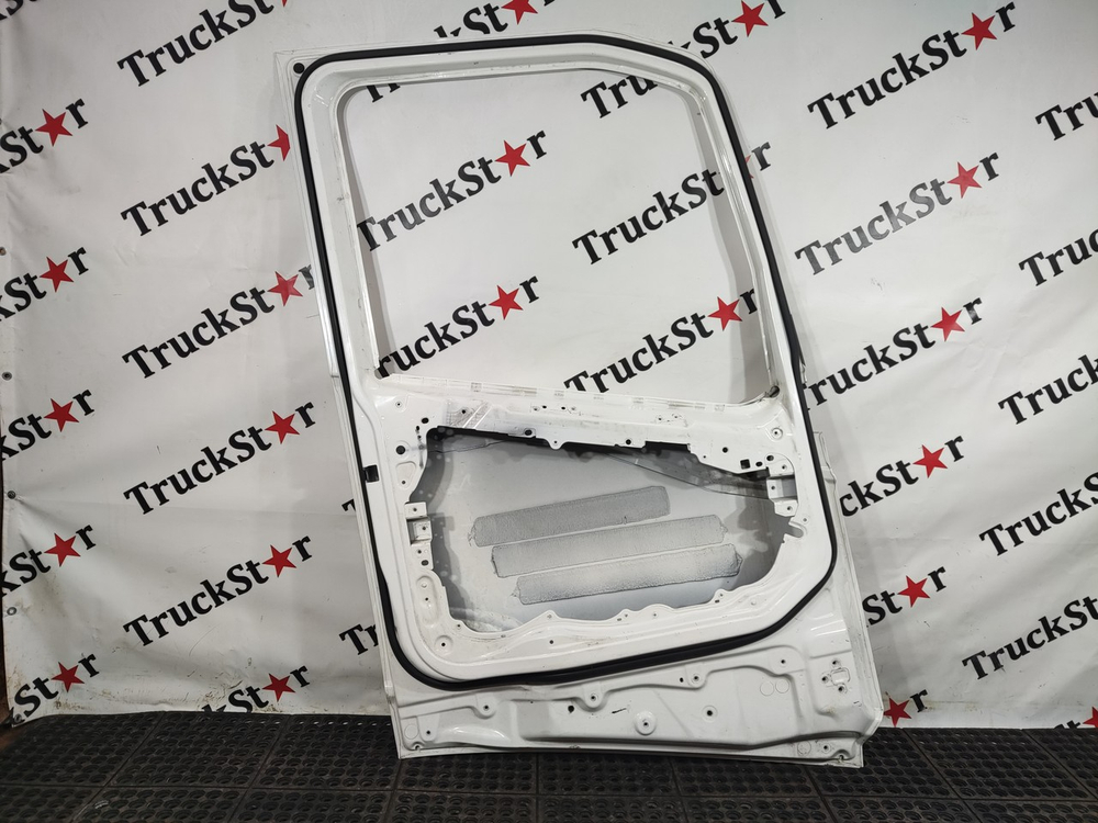 Дверь левая