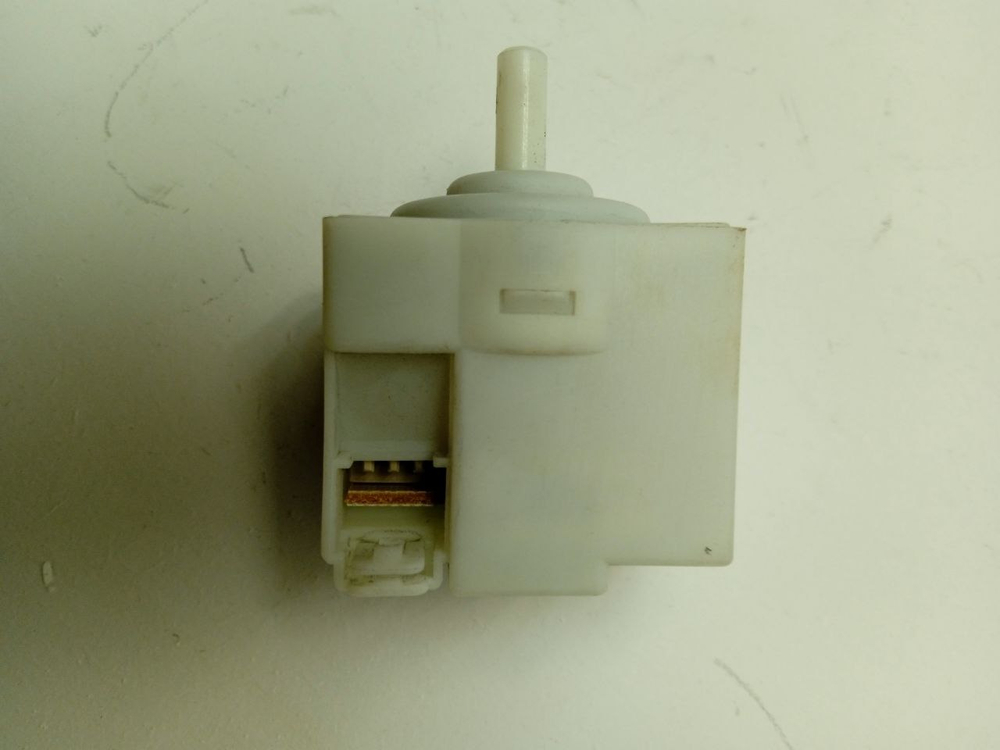 WLG20240OE кт2 Датчик уровня для стиральных машин Bosch D882 619600 б/у