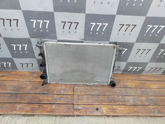 Радиатор двигателя Mercedes E (W212) C (W204) Б/У Оригинал A0995002703