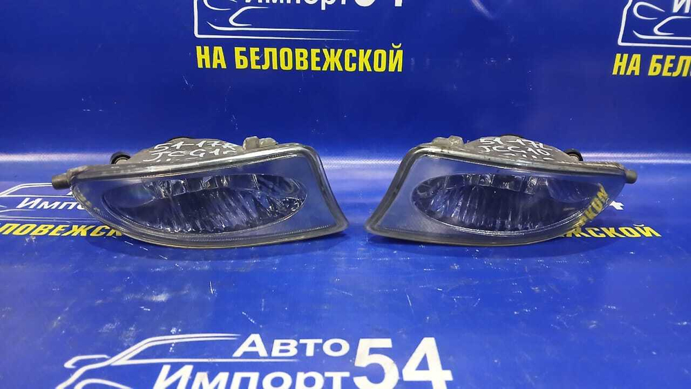 Туманка правая TOYOTA BREVIS 2001-2007