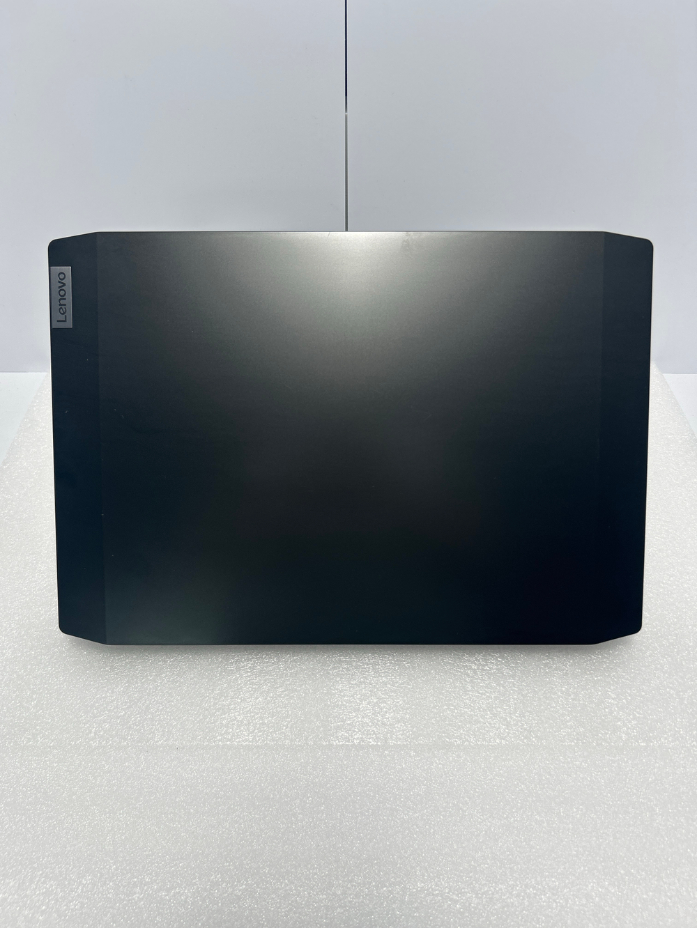 Ноутбук игровой Lenovo IdeaPad Gaming 3 15IMH05 (81Y400YMRK) 15.6"/Intel Core i5-10300H/RAM 16 GB/SSD 256GB/HDD 1 TB/NVIDIA GeForce GTX 1650 Ti 4 GB/1920x1080/IPS 120Hz/DOS/Подсветка кл-ры: LED/Черный. Состояние: Уценка/небольшой след. на матрице от клавиатуры