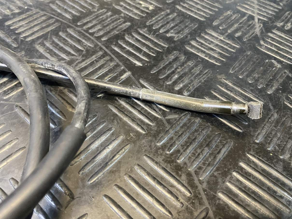 Трос сцепления Suzuki GSR400 (GK7DA)