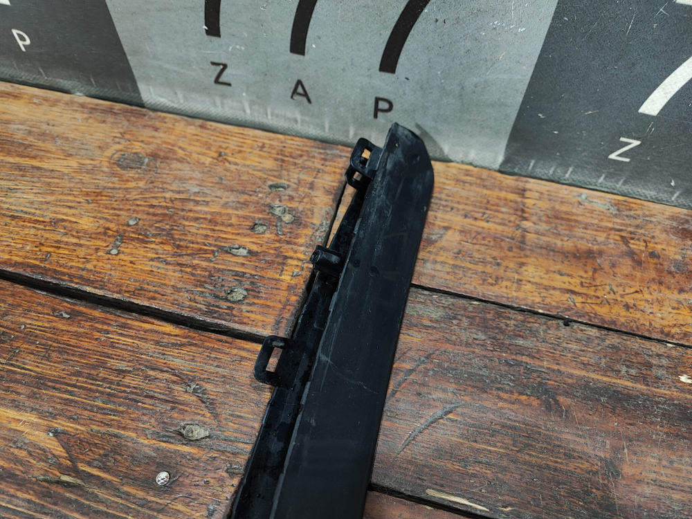 Накладка переднего бампера левая Geely Coolray 23-нв Б/У Оригинал 6010207500