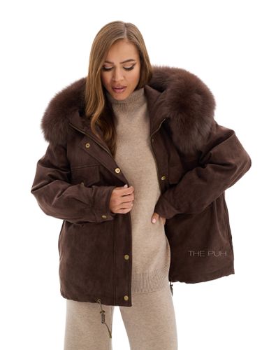 Объемная парка шоколадного цвета из замши