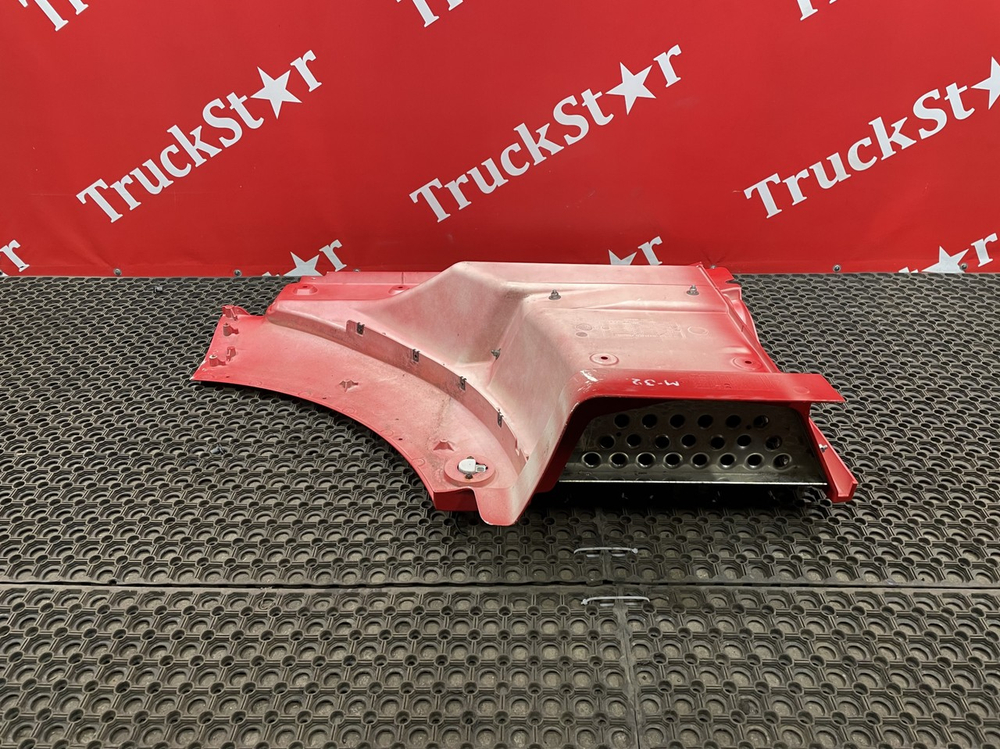 Корпус подножек левый