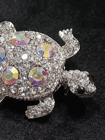 Брошь Черепаха в стразах серебро