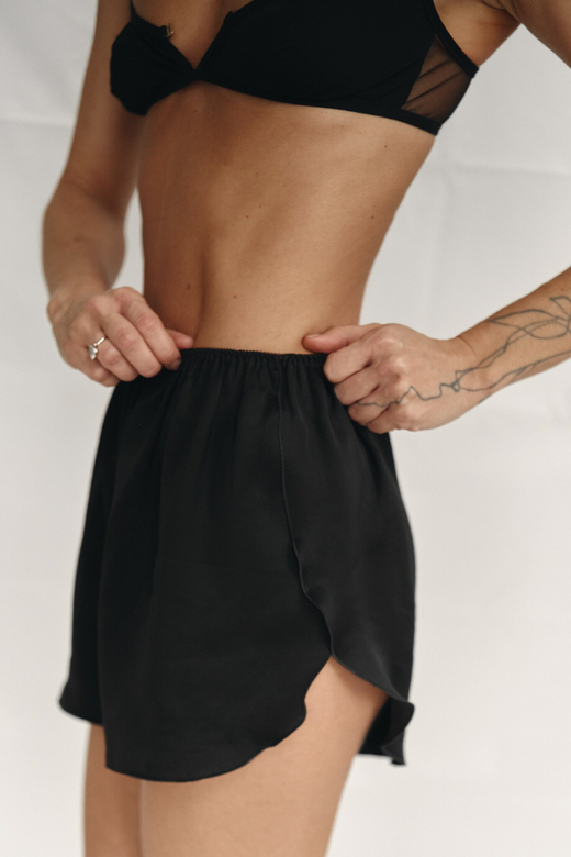 Шорты короткие