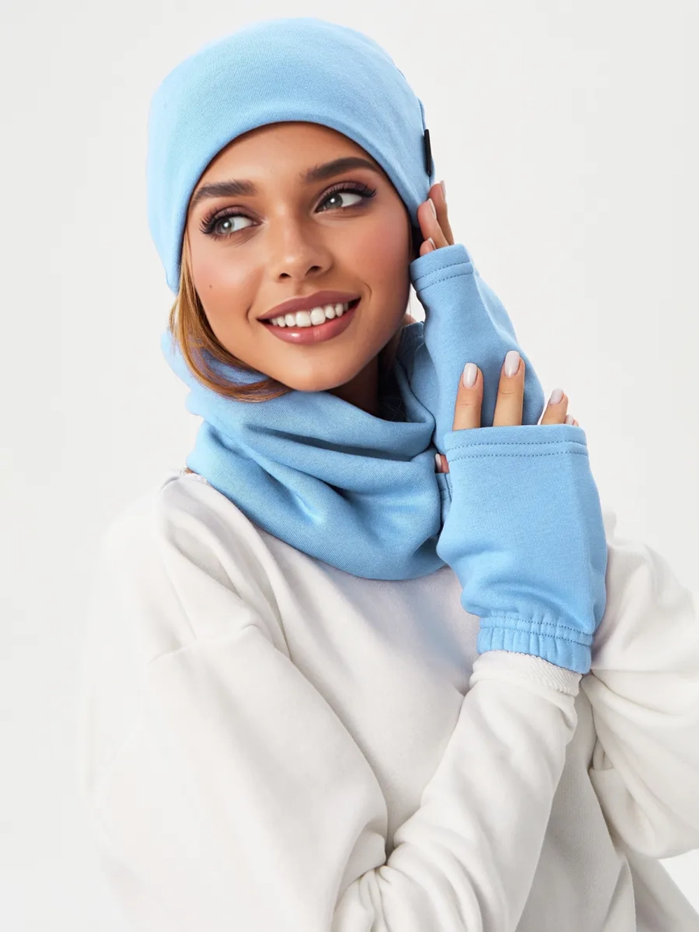 Шапка бини с начесом для хвоста, дред и кос