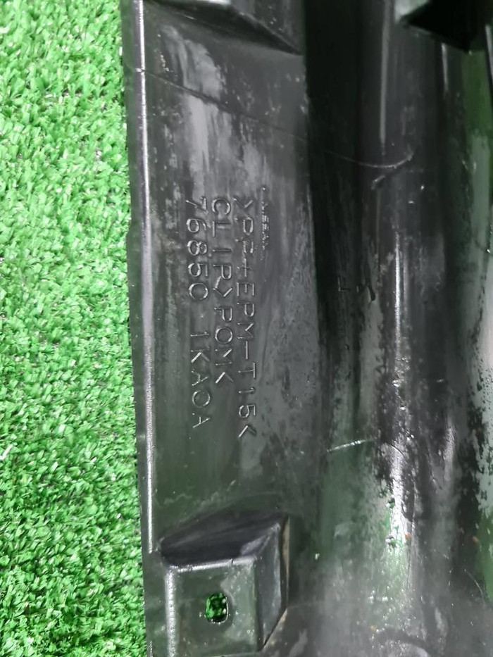 Накладка порога правая Nissan Juke 1 YF15 (2010-2019)