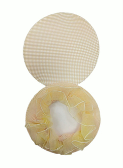 Бежевый с юбкой