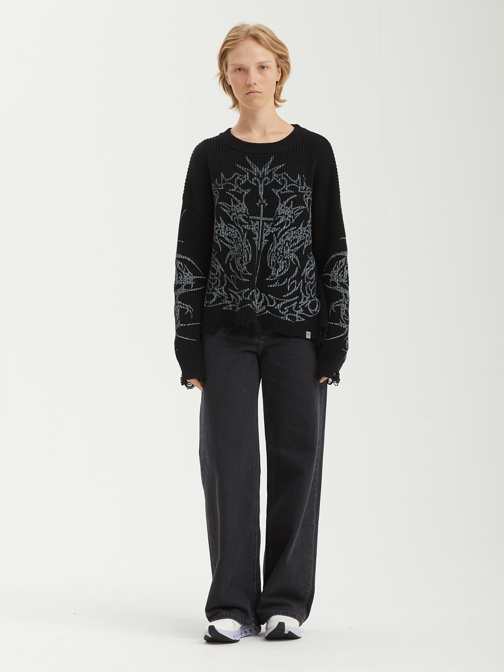 Женский Свитер (Round-neck) Skyra Black Washed Sigil Cross Graphic