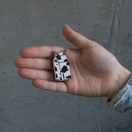 Значок деревянный (брошь)  Milk. Fire Pin