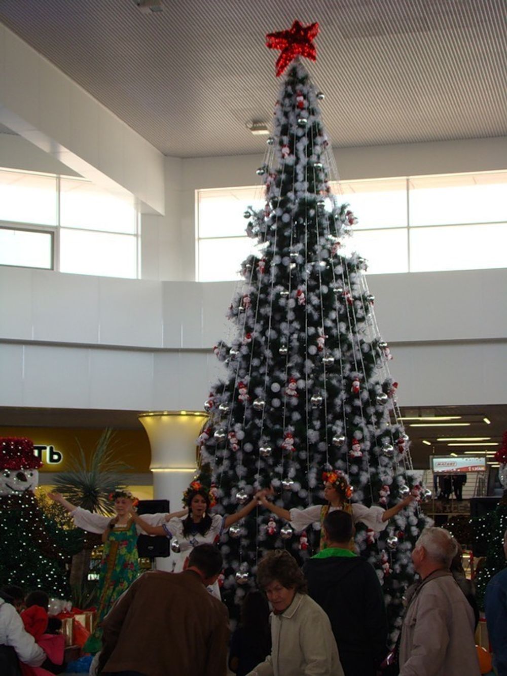 Уличная елка каркасная "Уральская сосна" (бело-зеленая леска) 12 м