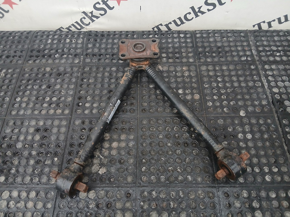 Тяга реактивная V-образная