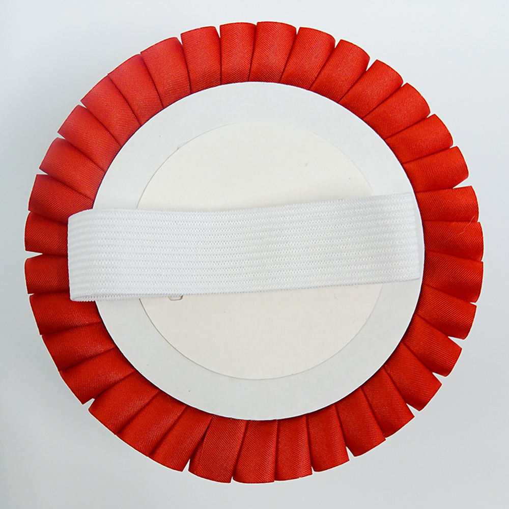 Номер участника, крепление в ассортименте. Диаметр 115 мм. с плиссе. Цвет номера и плиссировки ЯРКО-КРАСНЫЙ.