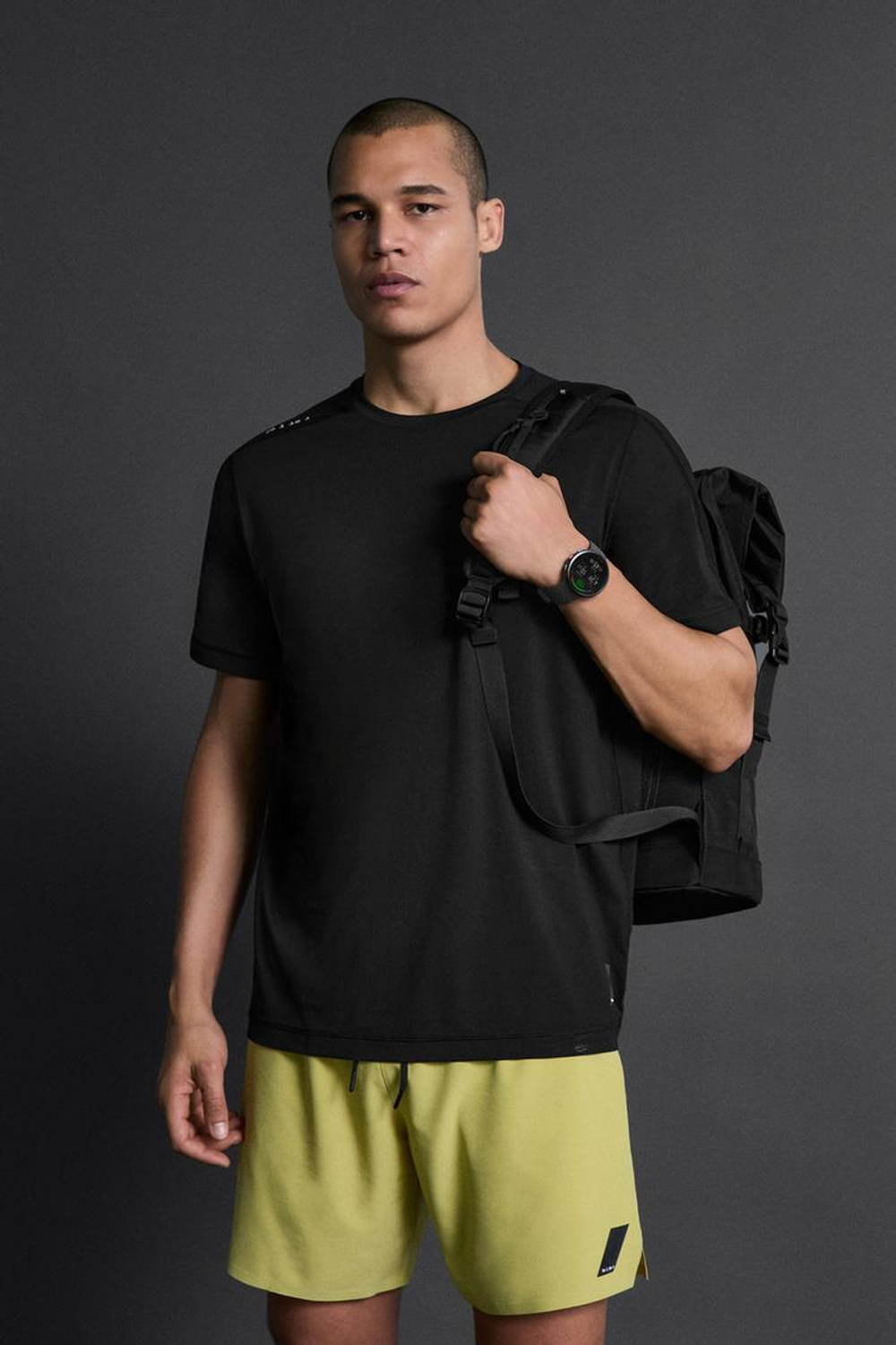 ZARA БАЗОВАЯ СПОРТИВНАЯ ФУТБОЛКА, ЧЕРНЫЙ