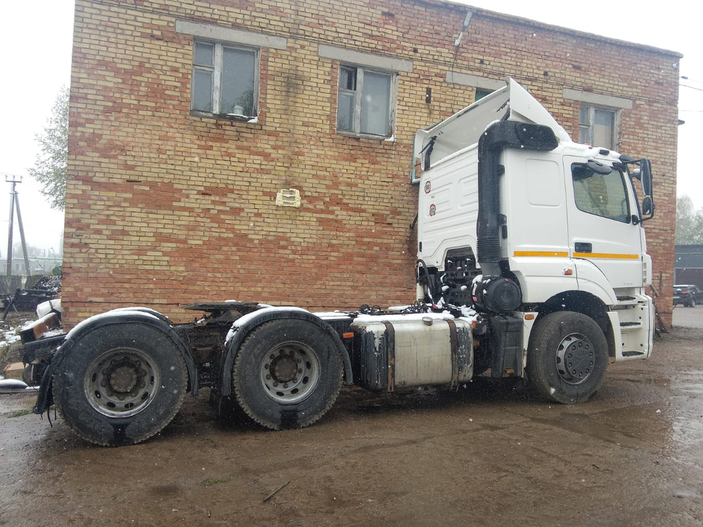 КамАЗ 65206 6x4 Седельный тягач 65206-T5 (Дизельный, 12,0 л, 428 л.с., МТ)