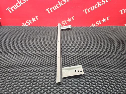 Направляющая стекла правая 2023 г