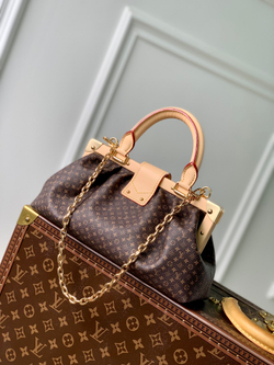 Louis Vuitton Monogram Clutch