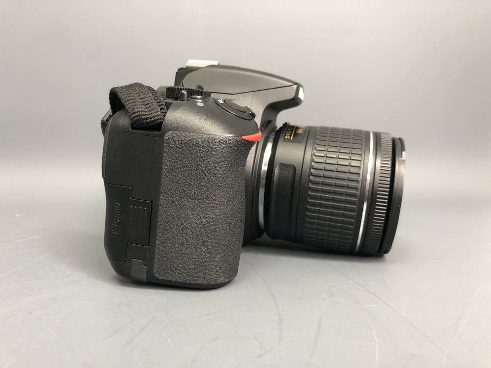 Nikon D3500 + 18-55mm 3.5-5.6G VR 32.900 кадров
